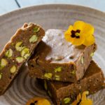 Веган фъдж с тахан, шамфъсък и какао