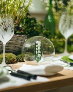 DIOR MAISON LILY-OF-THE-VALLEY 2020 01 ©INES MANAI