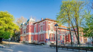 Първо българско читалище „Еленка и Кирил Д. Аврамови“